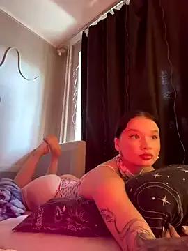 VikkiCrystal from StripChat is Freechat