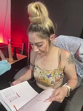 Girls: try live performances with matured performers, from dancing to quirks, in a variety of beautiful sex cams.