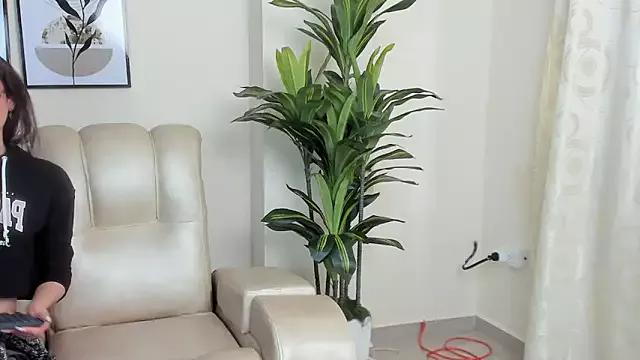 Violeta_Foxz from StripChat is Freechat