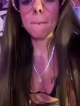 VioletaSubmissive from StripChat is Freechat
