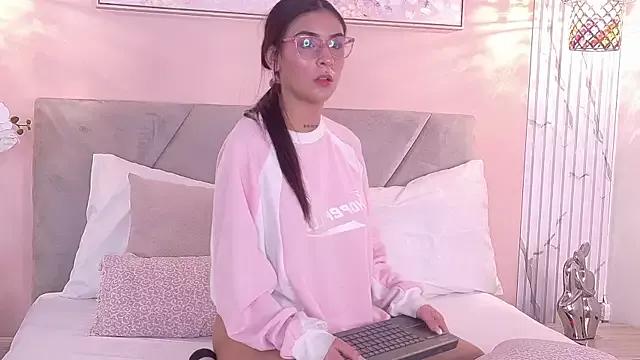 VioletBlaze from StripChat is Freechat