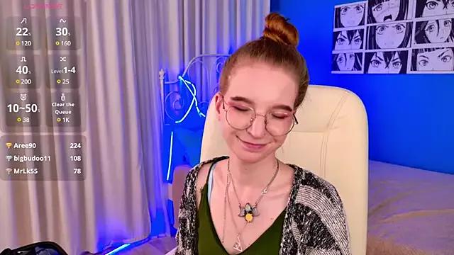 VioletShine from StripChat is Freechat