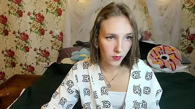 VirginiaMoore from StripChat is Freechat