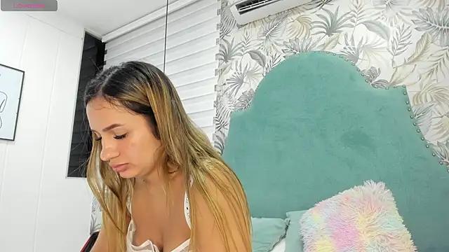 Vivi_prinncess from StripChat