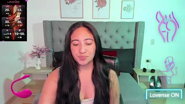 Viviene_Price from StripChat