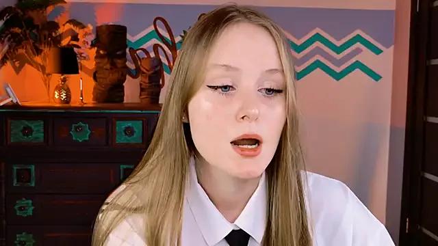 VivienLeeigh from StripChat