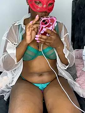 wellbuiltDiosa from StripChat is Freechat