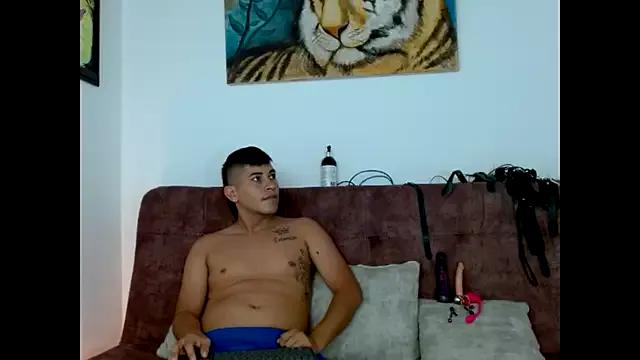 Wild_RoomXxX from StripChat is Freechat