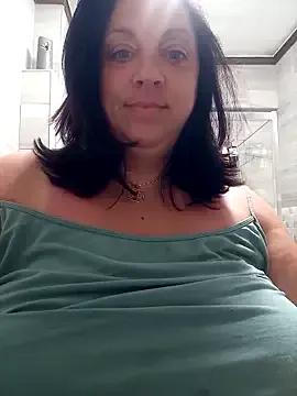 XNaughtysouthlondonMILFXX from StripChat is Freechat