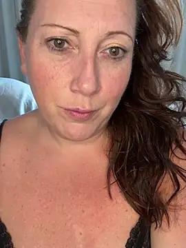 xsexycurvymilf from StripChat