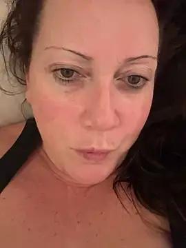xsexycurvymilf from StripChat
