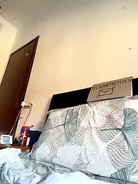 xtheprettyex from StripChat is Freechat