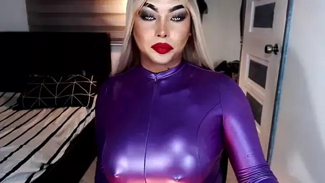 xTrixieMae from StripChat is Freechat