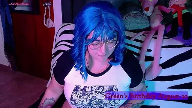 XxGreenGoodxX from StripChat is Freechat