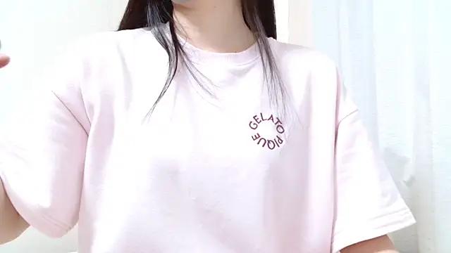 xxYuIxx from StripChat