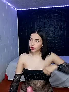 yarashine11 from StripChat