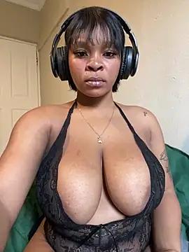YellowHoneyDip from StripChat