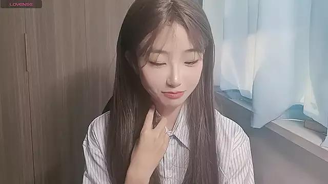 Yoo-99 from StripChat is Freechat