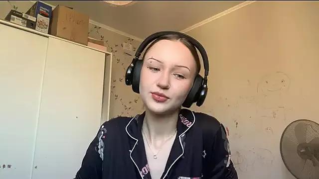 You_Dream_HereNOW from StripChat is Freechat