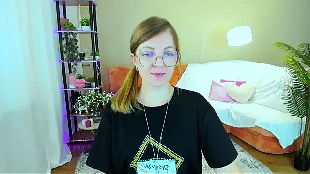 YourUniverser from StripChat is Freechat