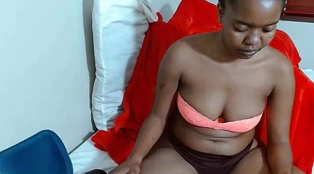 YummyEbonyTits from StripChat