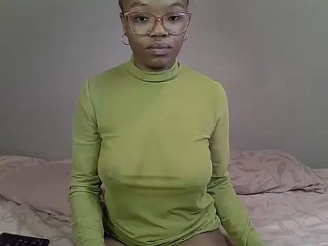 YummyMelanin117 from StripChat