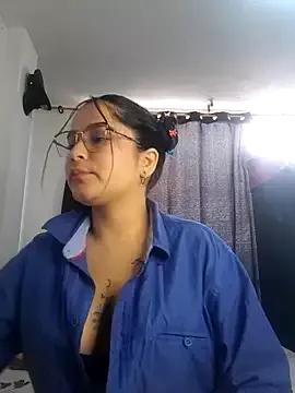 zamira_roballo from StripChat is Freechat
