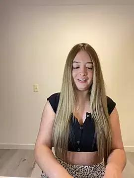 Zara_Ross from StripChat is Freechat