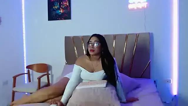 Zaraflame from StripChat is Freechat