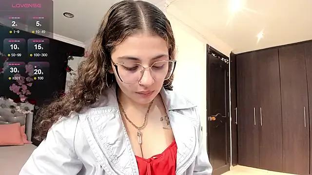 Zarathryz_ from StripChat