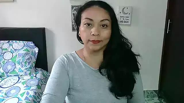 zaray_bella from StripChat