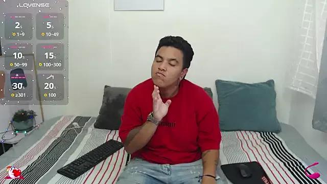 Zeus1_ from StripChat is Freechat