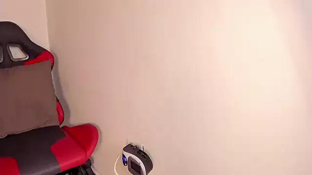 Zhaavia from StripChat