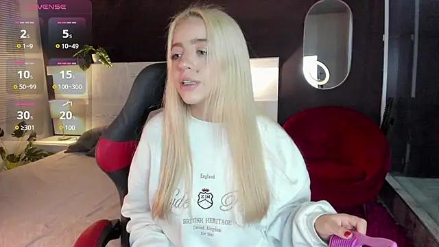 Zhaavia from StripChat