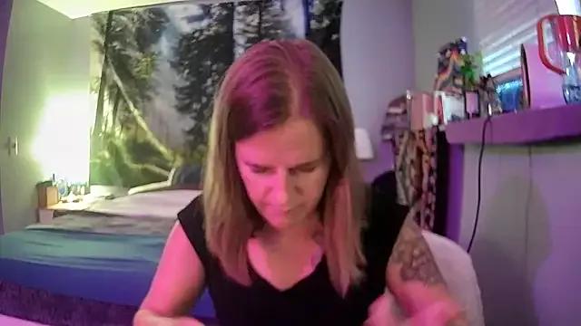 Zoalise from StripChat is Freechat