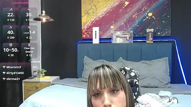 zohet_kriss from StripChat is Freechat